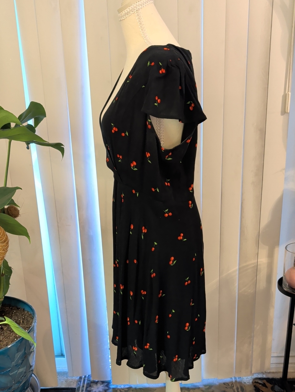 Lulu's XL Black Cherry-Print Cross Over V Neck Dress - Picture 5 of 6